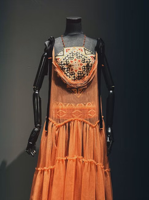 Destaques em Vestidos e Saias